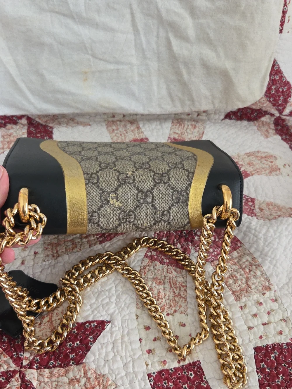 Gucci GG Supreme Shoulder Bag in Brown, Black & Gold